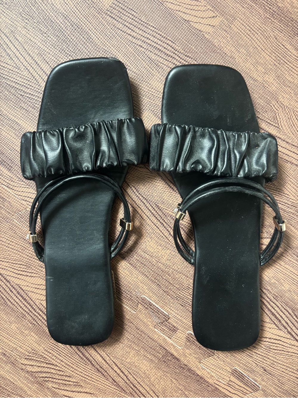 Black Ruched Strap Slide Sandals with Double-Ring Accent